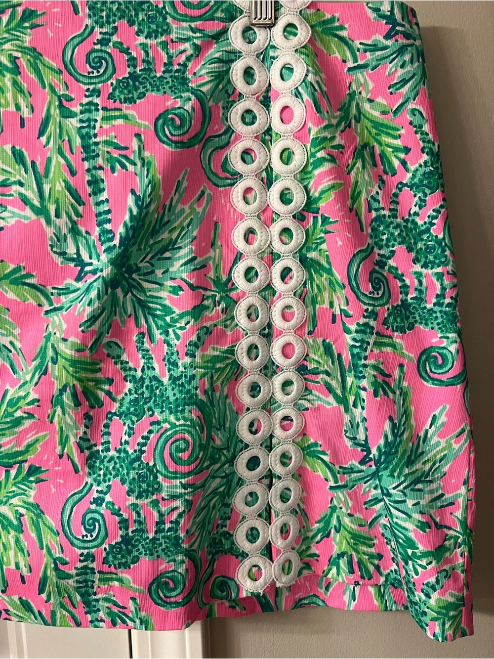 Lilly Pulitzer Hot Pink Mini Skirt with Green Palm Print and White Eyelet Trim - Picture 2 of 5